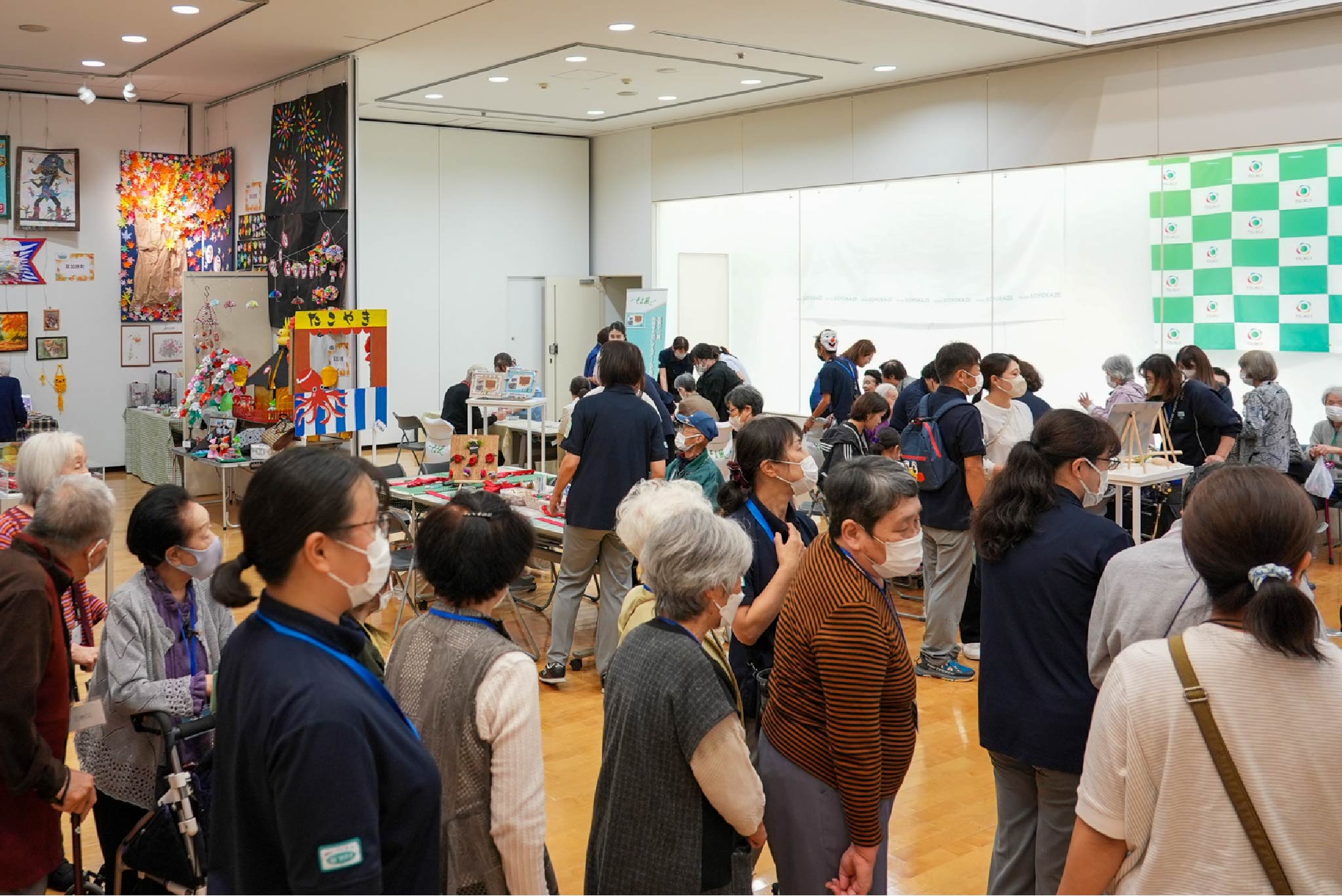 ブースに長蛇の列