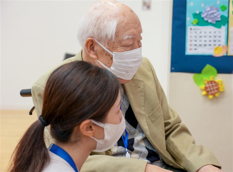 ご自身の作品への思いを語ってくださるお客様