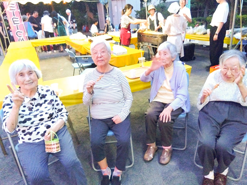 地域のお祭りにも一緒に参加しました