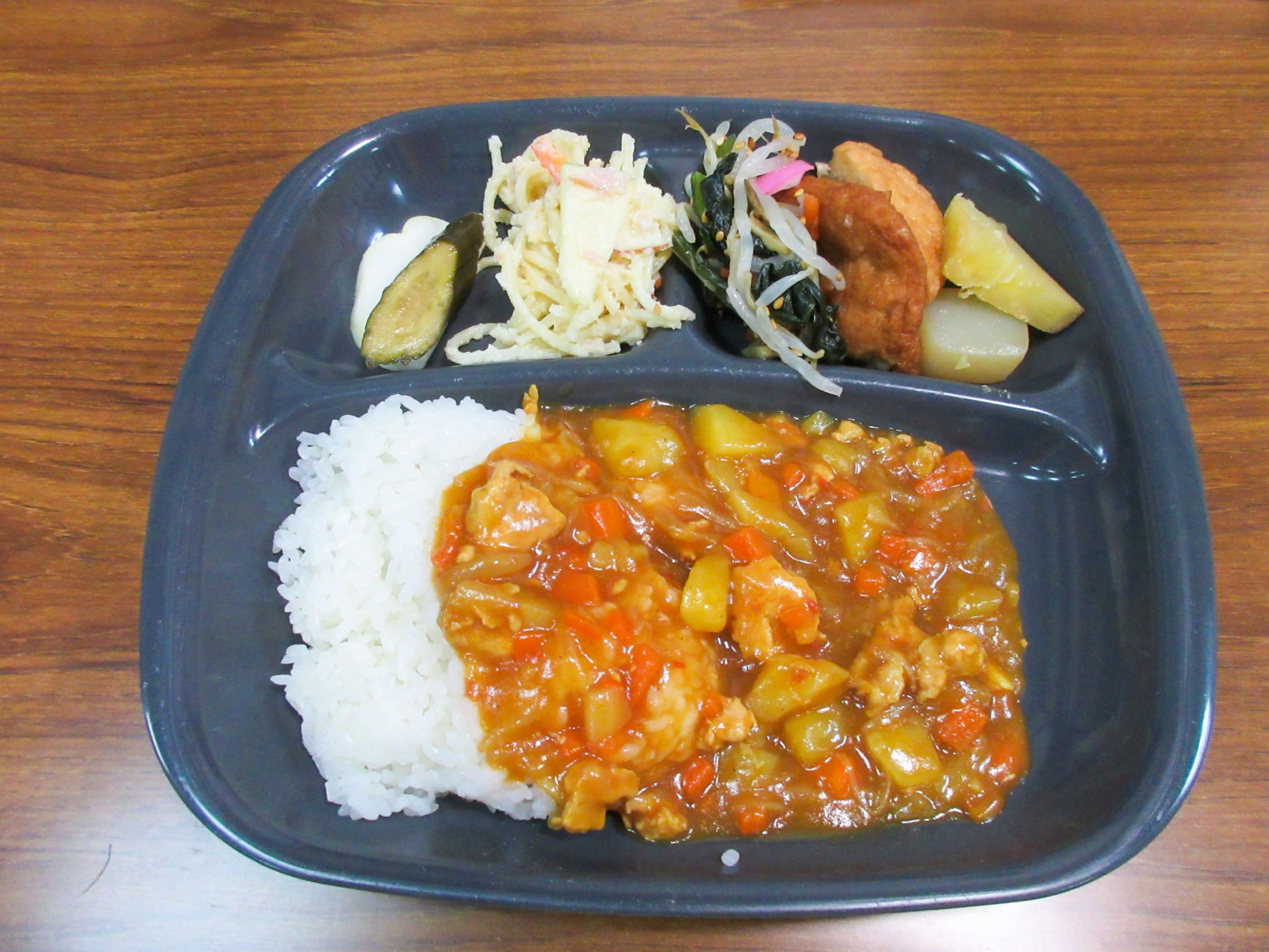今回のメニューはカレーライス