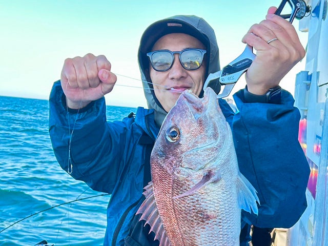 釣りを楽しむ内池さん